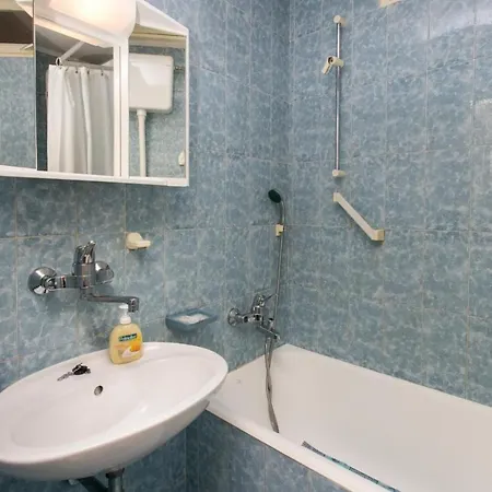 アパート Domenica - Two Bedroom With Terrace And Garden View ドゥブロブニク