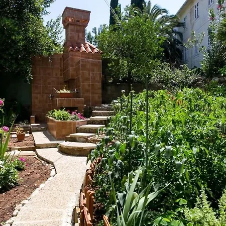 アパート Domenica - Two Bedroom With Terrace And Garden View *