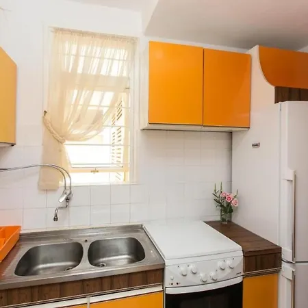 Apartamento Domenica - Two Bedroom With Terrace And Garden View *